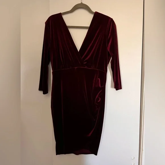 Lulu’s Size Large - Picture 1 of 1